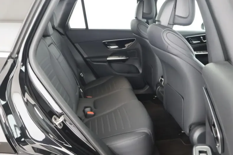 Mercedes-Benz GLC 200 (Clasa GLC) din 2024 cu 45.800 km - oferta MER179547 - foto 14