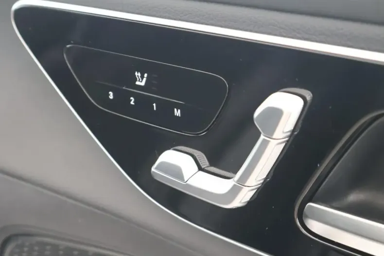 Mercedes-Benz GLC 200 (Clasa GLC) din 2024 cu 45.800 km - oferta MER179547 - foto 17