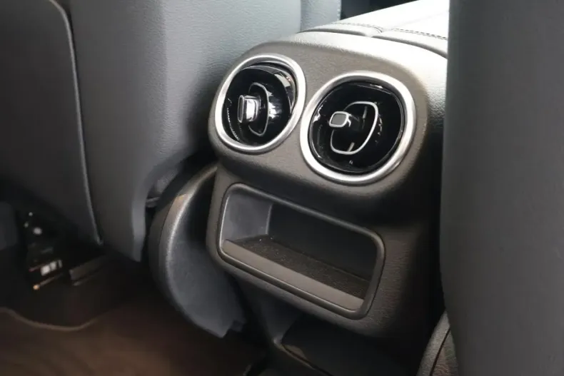 Mercedes-Benz GLC 200 (Clasa GLC) din 2024 cu 45.800 km - oferta MER179547 - foto 19