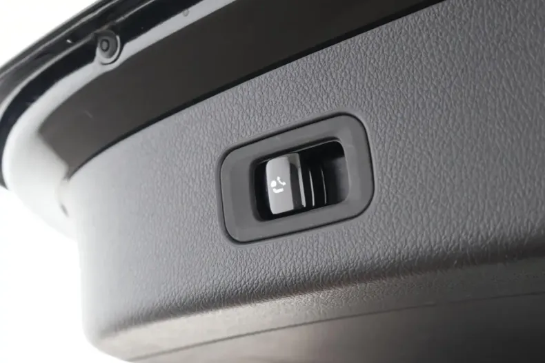 Mercedes-Benz GLC 200 (Clasa GLC) din 2024 cu 45.800 km - oferta MER179547 - foto 22