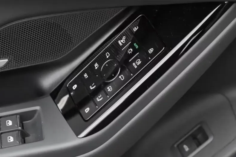 Audi A6 e-tron din 2025 cu 13.810 km - oferta AUD179558 - foto 12