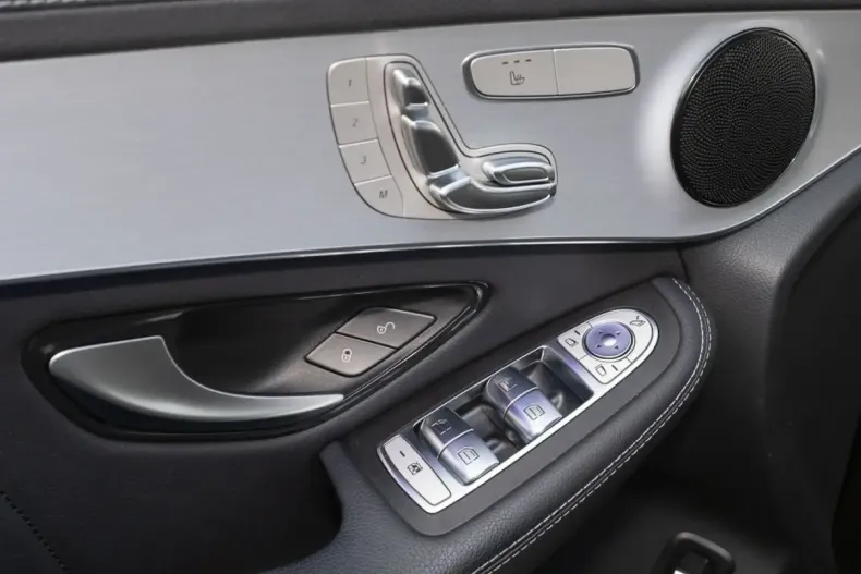 Mercedes-Benz GLC 200 din 2021 cu 55.965 km - oferta MER179559 - foto 5