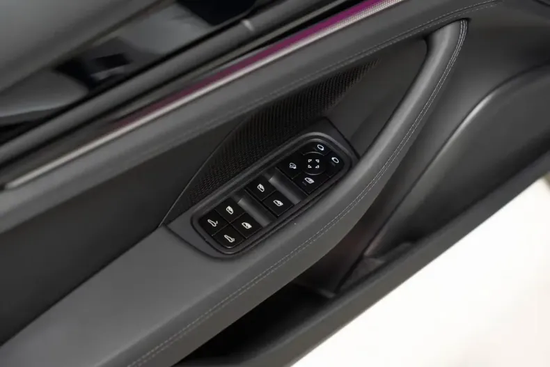 Porsche Panamera din 2025 cu 3.990 km - oferta POR179570 - foto 25