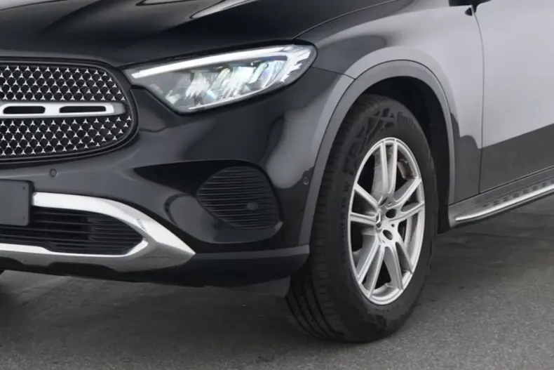 Mercedes-Benz GLC 200 din 2024 cu 42.800 km - oferta MER179585 - foto 3
