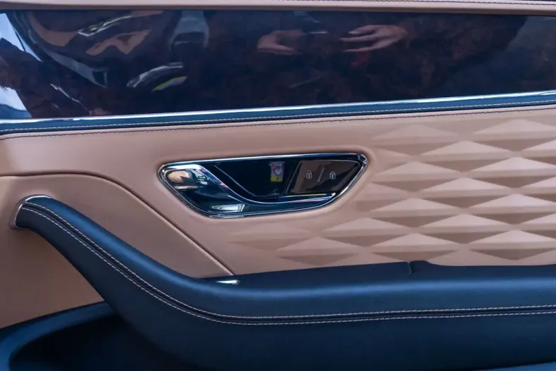 Bentley Flying Spur din 2021 cu 38.290 km - oferta BEN179611 - foto 24