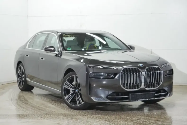 BMW 740 din 2024 cu 66.884 km - oferta BMW179628 - foto 3