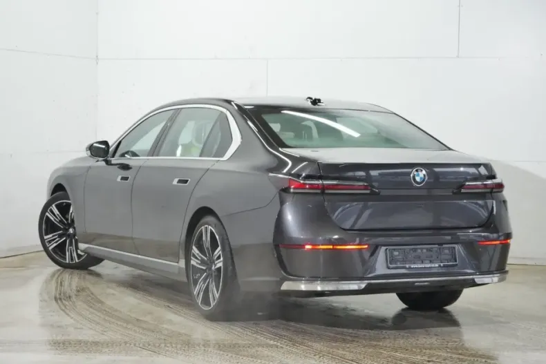 BMW 740 din 2024 cu 66.884 km - oferta BMW179628 - foto 4