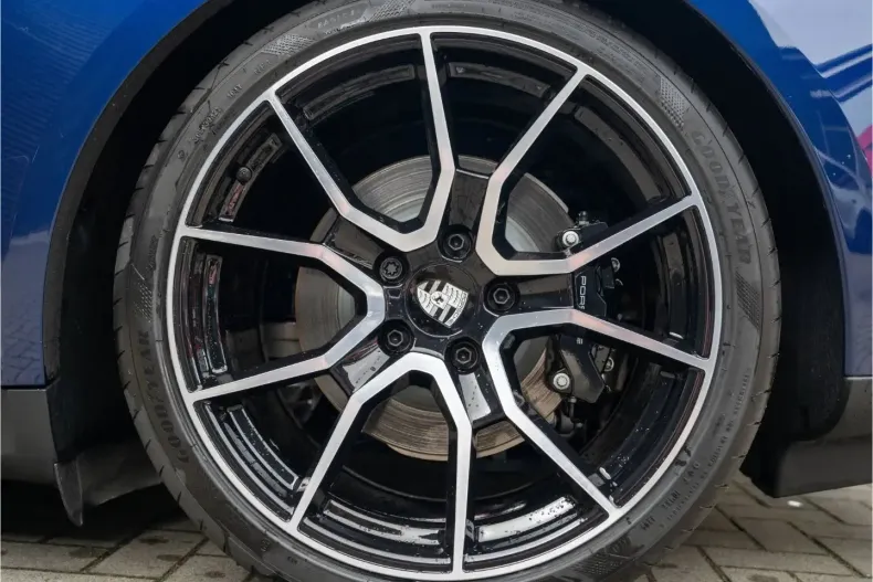 Porsche Taycan din 2024 cu 13.999 km - oferta POR179633 - foto 11