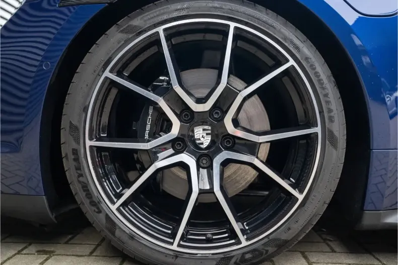 Porsche Taycan din 2024 cu 13.999 km - oferta POR179633 - foto 12