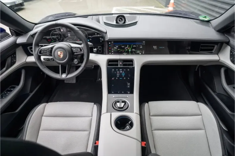 Porsche Taycan din 2024 cu 13.999 km - oferta POR179633 - foto 15