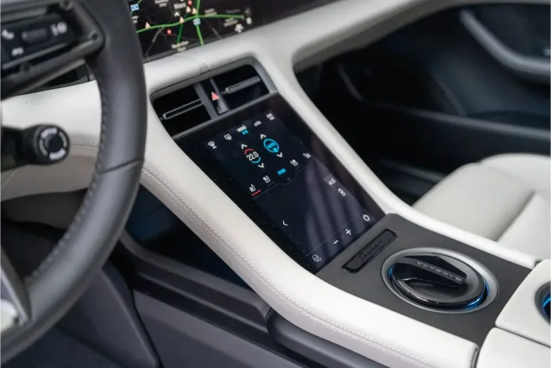 Porsche Taycan din 2024 cu 13.999 km - oferta POR179633 - foto 17