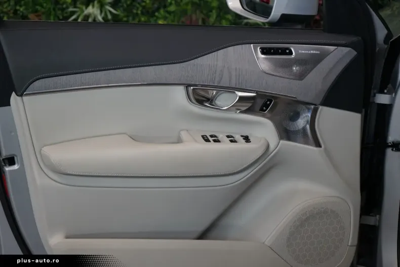 Volvo XC90 din 2024 cu 26.843 km - oferta VOL179659 - foto 11
