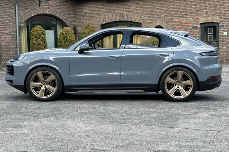 Porsche Cayenne din 2025 cu 7.900 km - oferta POR179673 - foto 1