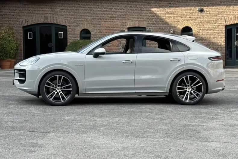 Porsche Cayenne din 2025 cu 9.900 km - oferta POR179674 - foto 3