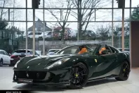 Ferrari 812 din 2023 cu 9.900 km - oferta FER179675 - foto 1