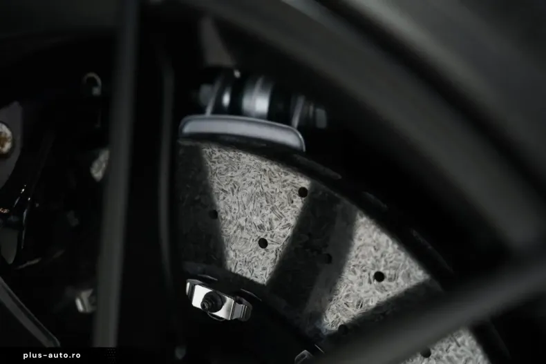 Ferrari 812 din 2023 cu 9.900 km - oferta FER179675 - foto 19