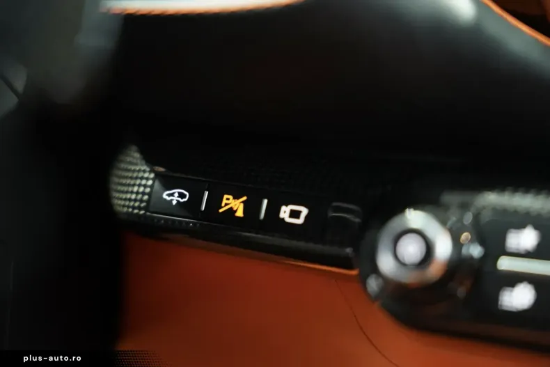 Ferrari 812 din 2023 cu 9.900 km - oferta FER179675 - foto 38