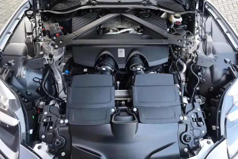 Aston Martin DB12 din 2024 cu 8.173 km - oferta AST179686 - foto 18