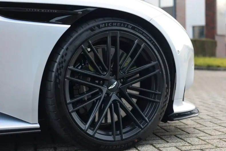 Aston Martin DB12 din 2024 cu 8.173 km - oferta AST179686 - foto 20