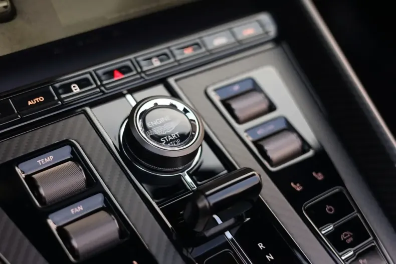 Aston Martin DB12 din 2024 cu 8.173 km - oferta AST179686 - foto 35