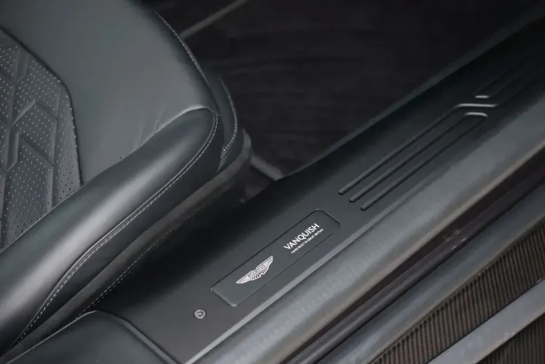 Aston Martin Vanquish din 2024 cu 6.797 km - oferta AST179688 - foto 26