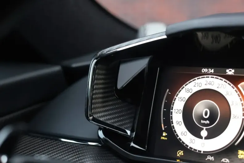 Aston Martin Vanquish din 2024 cu 6.797 km - oferta AST179688 - foto 37