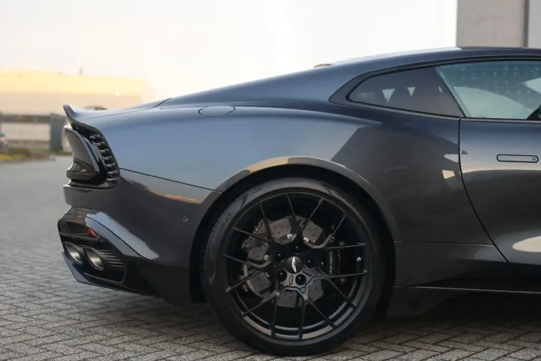 Aston Martin Vanquish din 2024 cu 6.797 km - oferta AST179688 - foto 47