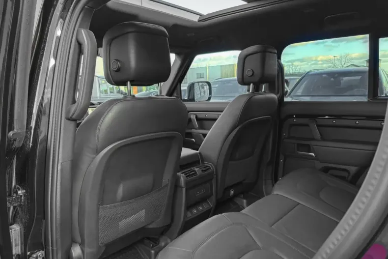 Land Rover Defender din 2025 cu 24.500 km - oferta LAN179690 - foto 10
