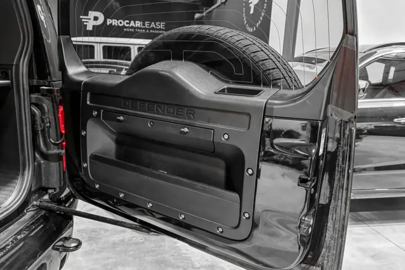 Land Rover Defender din 2025 cu 24.500 km - oferta LAN179690 - foto 13