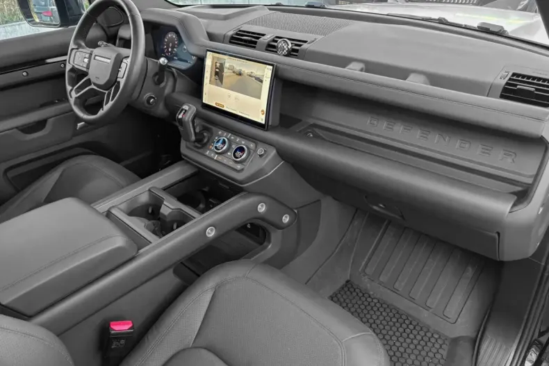 Land Rover Defender din 2025 cu 24.500 km - oferta LAN179690 - foto 21