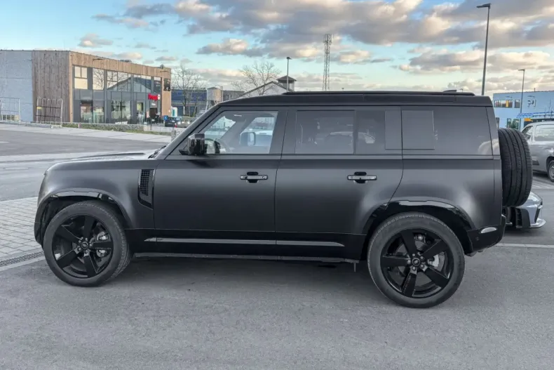 Land Rover Defender din 2025 cu 24.500 km - oferta LAN179690 - foto 24