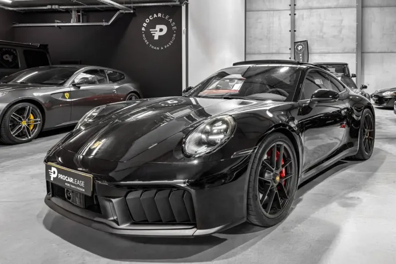 Porsche 992 din 2025 cu 2.300 km - oferta POR179691 - foto 1