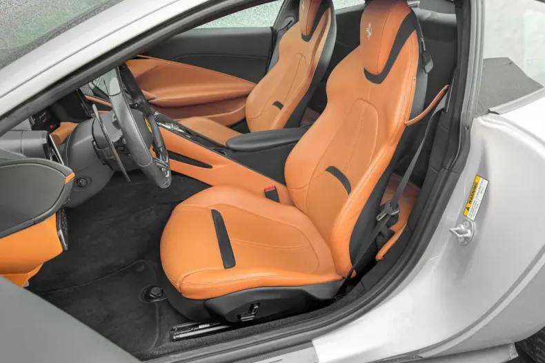 Ferrari Roma din 2022 cu 5.800 km - oferta FER179692 - foto 4