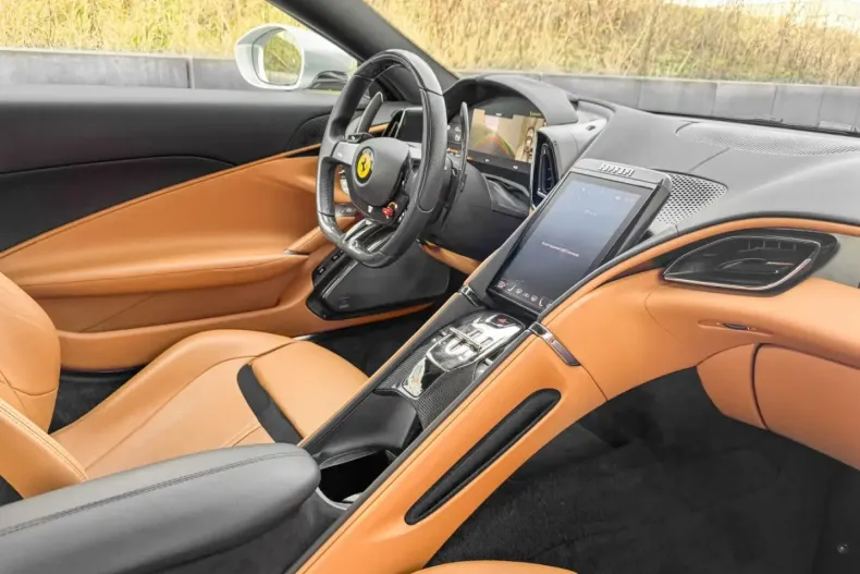 Ferrari Roma din 2022 cu 5.800 km - oferta FER179692 - foto 17