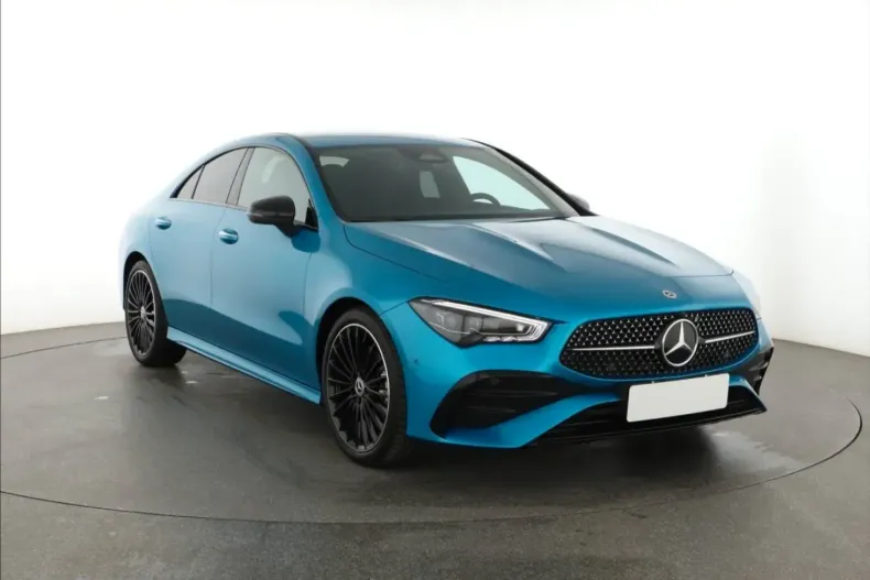 Mercedes-Benz CLA 220 din 2024 cu 14.620 km - oferta MER179693 - foto 1