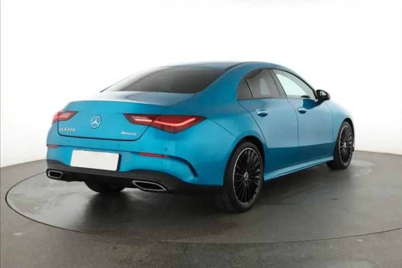 Mercedes-Benz CLA 220 din 2024 cu 14.620 km - oferta MER179693 - foto 5