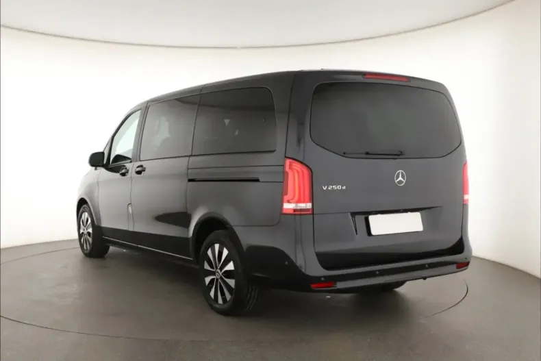 Mercedes-Benz V 250 din 2023 cu 32.350 km - oferta MER179697 - foto 4