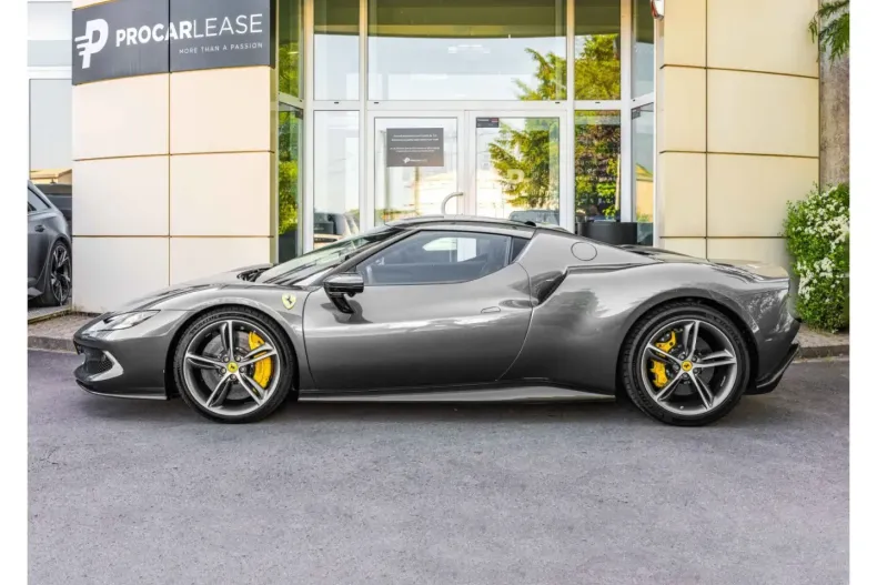 Ferrari 296 GTB din 2023 cu 3.500 km - oferta FER179704 - foto 5