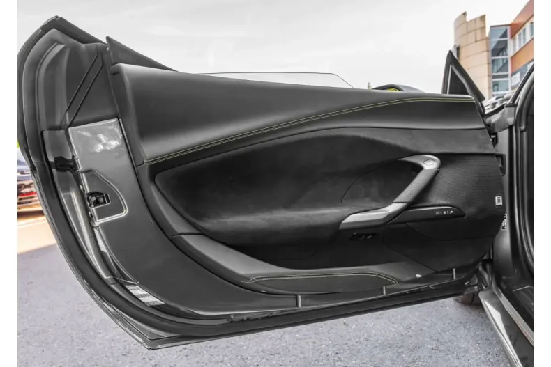 Ferrari 296 GTB din 2023 cu 3.500 km - oferta FER179704 - foto 9