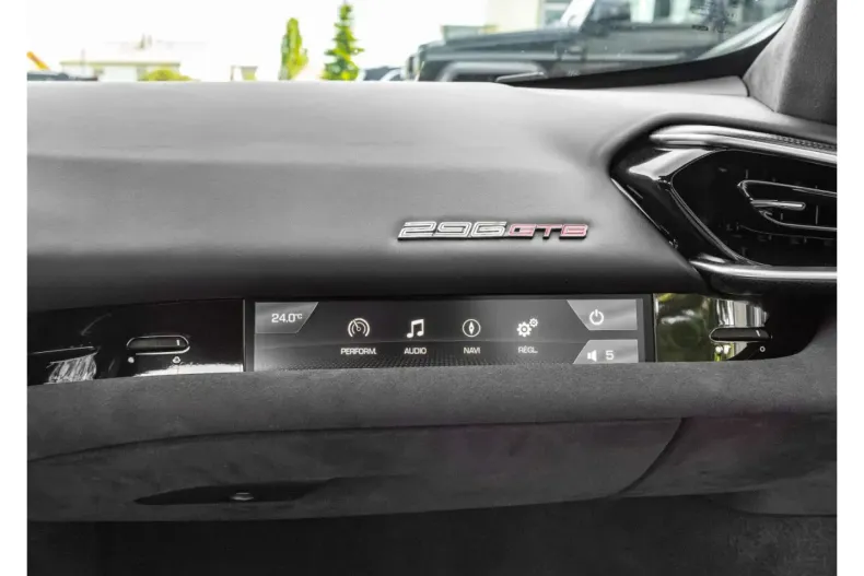 Ferrari 296 GTB din 2023 cu 3.500 km - oferta FER179704 - foto 11