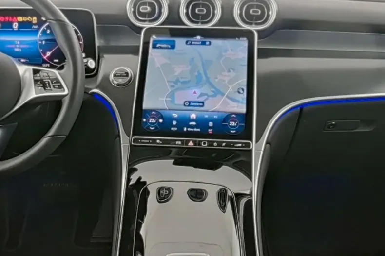 Mercedes-Benz GLC 220 din 2025 cu 8.011 km - oferta MER179709 - foto 4