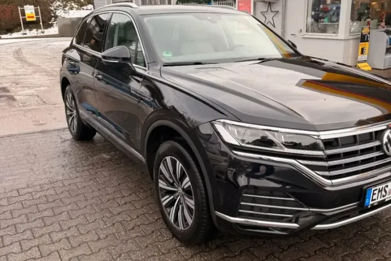 Volkswagen Touareg din 2021 cu 82.000 km - oferta VOL179732 - foto 1