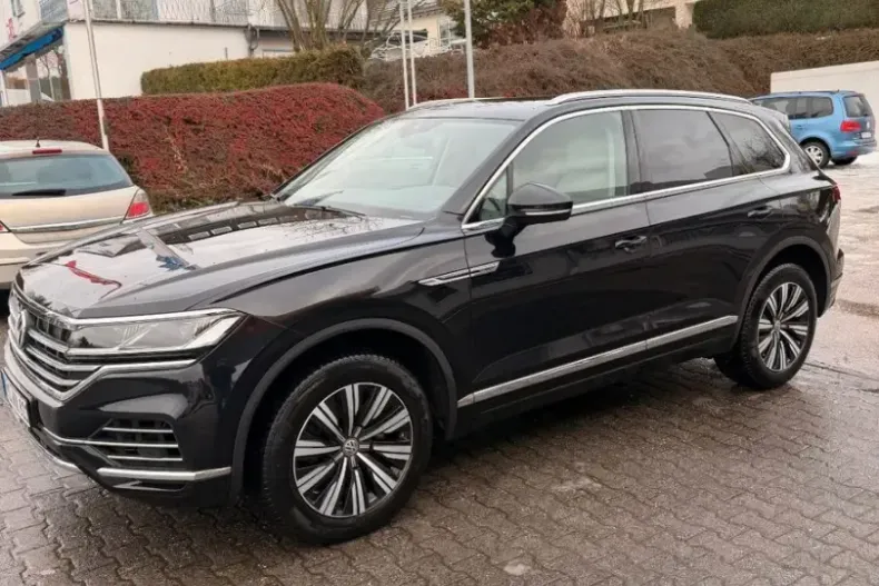 Volkswagen Touareg din 2021 cu 82.000 km - oferta VOL179732 - foto 2
