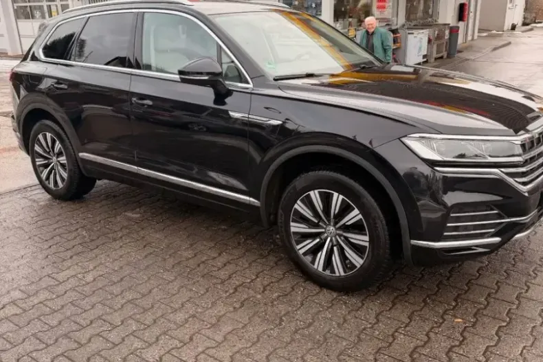 Volkswagen Touareg din 2021 cu 82.000 km - oferta VOL179732 - foto 3