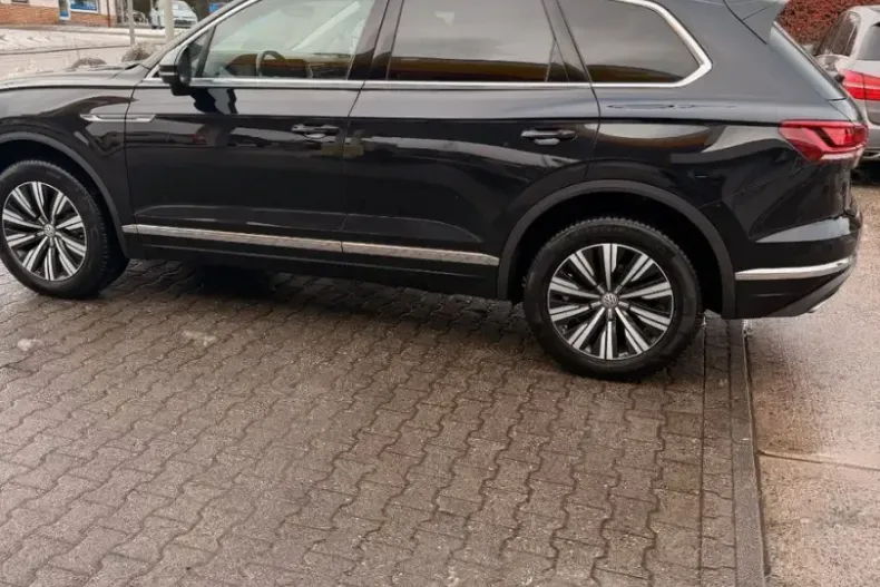 Volkswagen Touareg din 2021 cu 82.000 km - oferta VOL179732 - foto 6