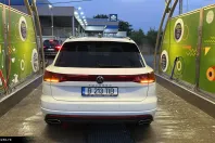Volkswagen Touareg din 2024 cu 25.000 km - oferta VOL179744 - foto 2