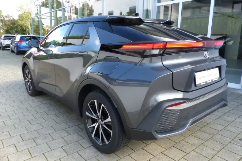 Toyota C-HR din 2024 cu 8.000 km - oferta TOY179747 - foto 4