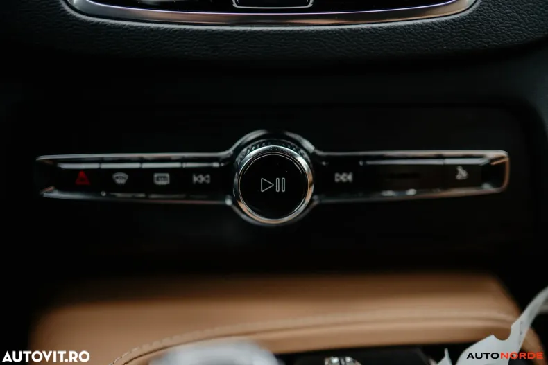 Volvo XC90 din 2021 cu 83.630 km - oferta VOL179773 - foto 25