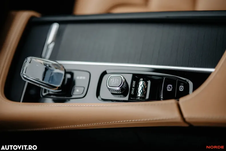 Volvo XC90 din 2021 cu 83.630 km - oferta VOL179773 - foto 28