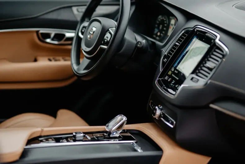 Volvo XC90 din 2021 cu 83.630 km - oferta VOL179773 - foto 34